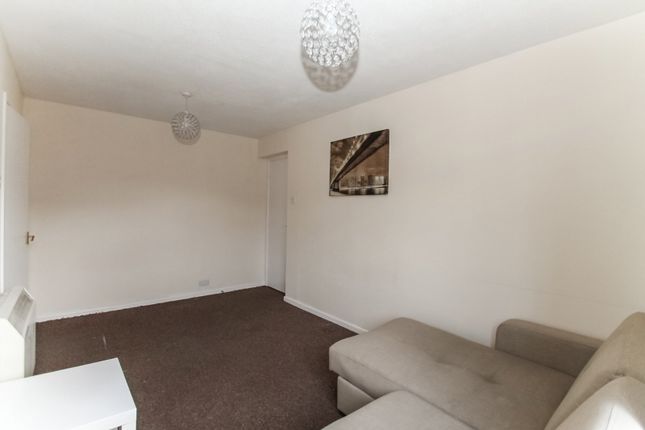 12, Exeter Drive, West Yorkshire photo 4