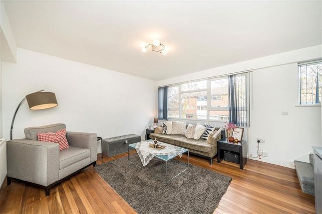 6, Courtlands Avenue, London photo 2