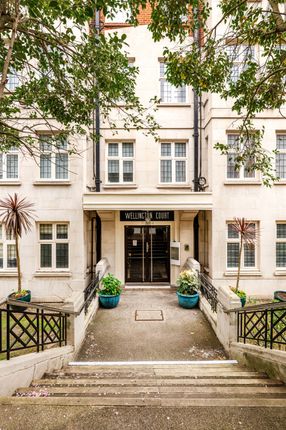 74, Wellington Court, St Johns Wood photo 4