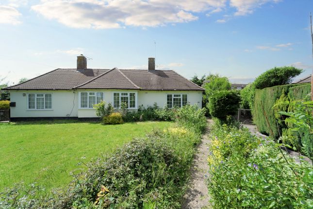 Bungalow for sale in Hill Farm Road, Taplow, Maidenhead