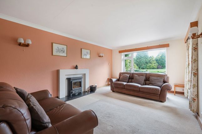 24, Hale Pit Road, Leatherhead photo 3