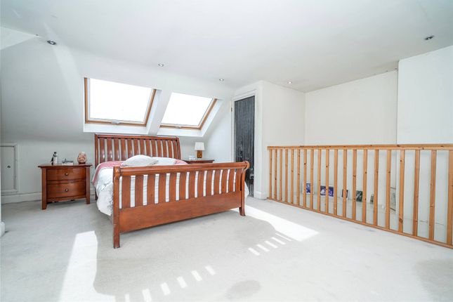Semi-detached house for sale in Lansdowne Road, Muswell Hill