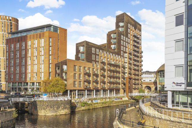 1-bed flat on Flat 173, Watermans Place, 3 Wharf Approach, Leeds, £160,000