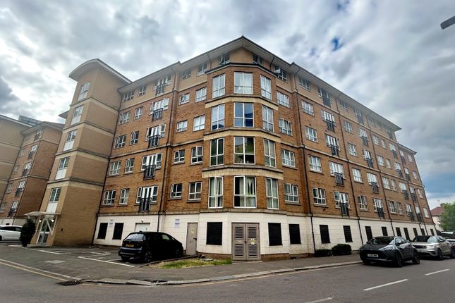 61 Geneva Court, Rookery Way, London photo 4