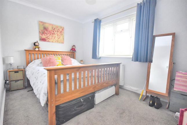 Flat for sale in Chiltern Road, Wendover, Aylesbury