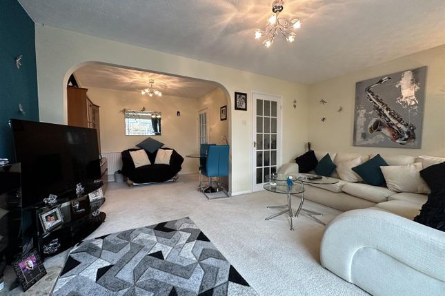 Detached house for sale in Cardinal Hinsley Close, Newark