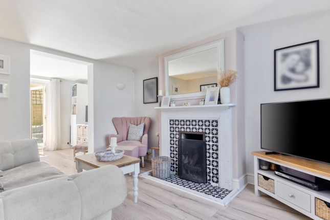 1 Portland Square, Hill Brow Road, Liss photo 2