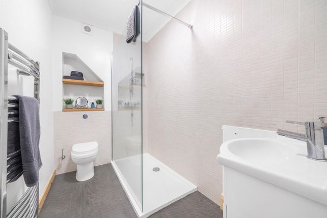 Bathroom.Jpg