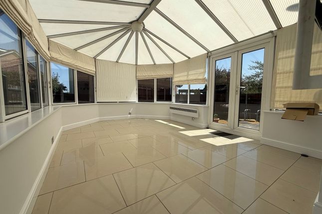 7, Catchland Close, CORBY photo 3