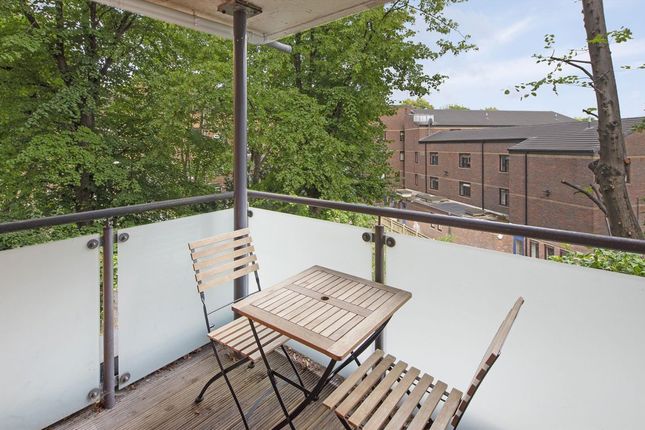 Flat 7, Babik Court, 132, Shacklewell Lane, London photo 4