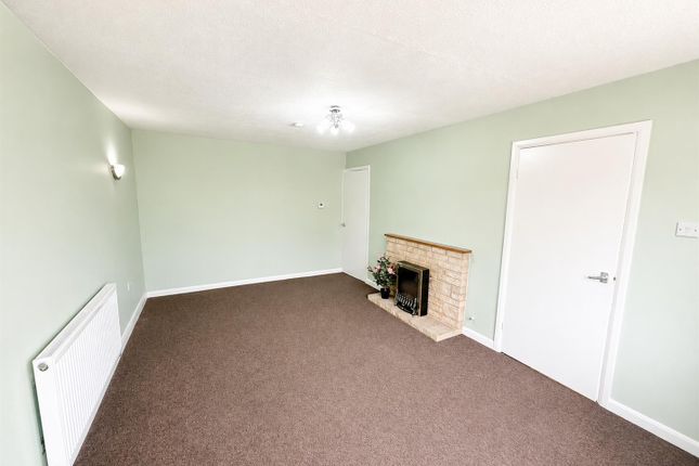 32, Woburn Avenue, Gloucester photo 3