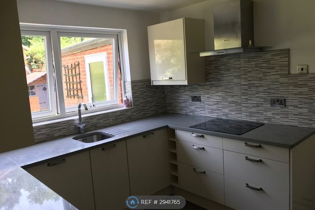 Northcliffe Close, Worcester Park photo 4