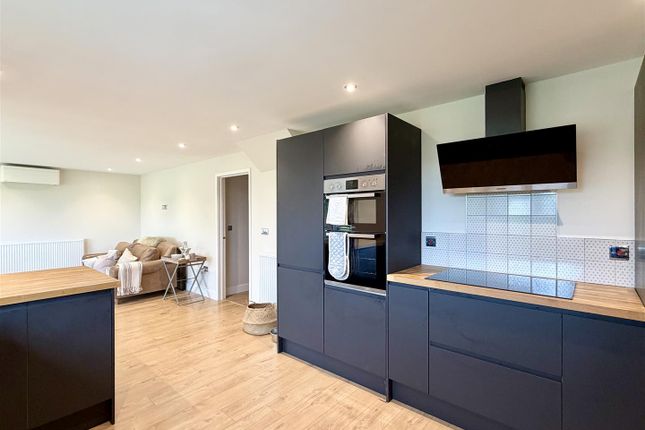 5, Apple Tree Close, Hereford photo 4
