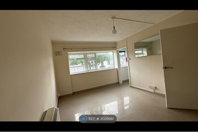 Flat  The Hendre Flats Harcourt Road, The Hendre Flats Harcourt Road, Brynmawr, Gwent photo 2