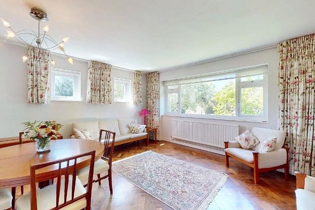 24 Chatterton Court,, Eversfield Road, Surrey photo 2