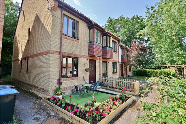 1-bed flat on 9, Perleybrooke Lane, Woking, £195,000