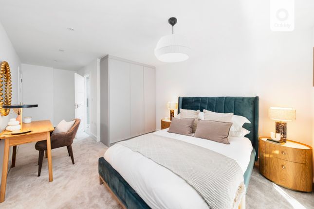 Flat for sale in Argentum, Kingsway, Hove Seafront