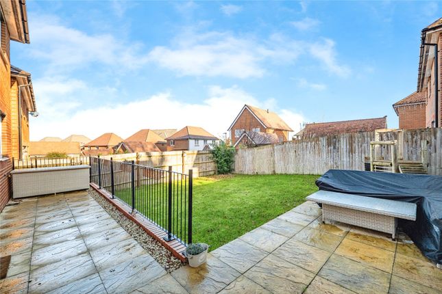 3, Owl Close, Warminster photo 4