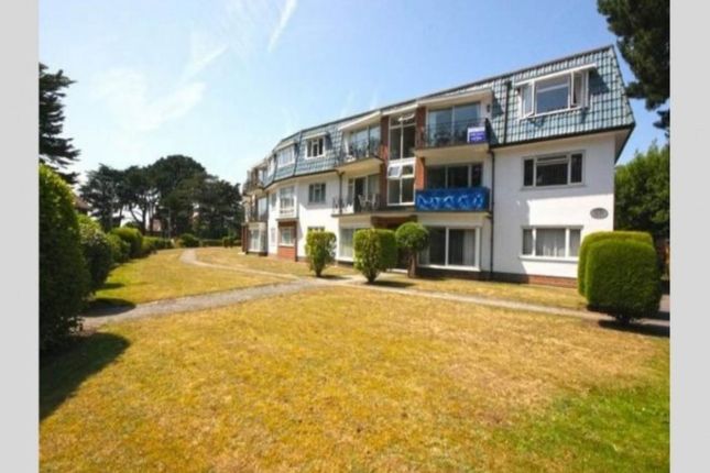 Flat to rent in Banks Road, Sandbanks, Poole