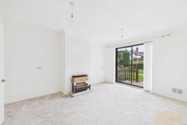 5, The Manor, Churchdown photo 2