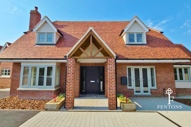 Pondview Cottage, 4, Frinton Road, Thorpe-le-Soken photo 2