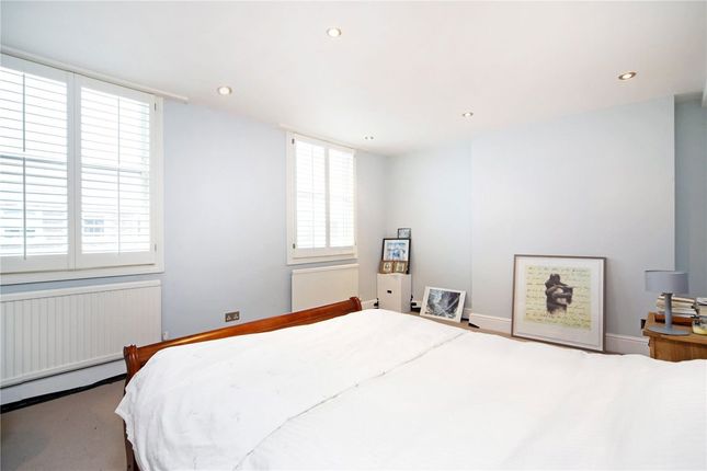 Top Floor Flat, 52, Golborne Road, London photo 4