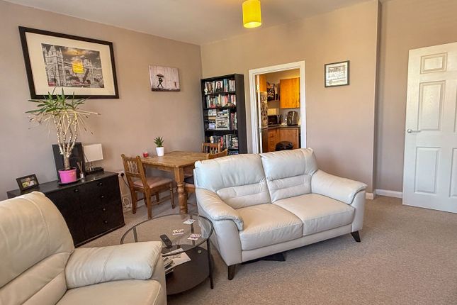 Taylers Court, Pelican Lane, Newbury photo 4