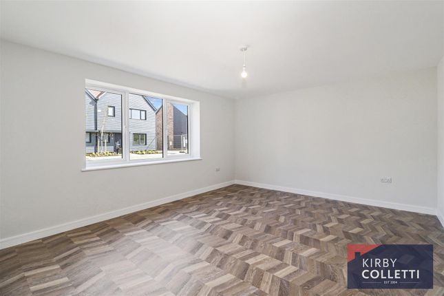14, Fourfields Drive, Rosedale Way, Cheshunt photo 2