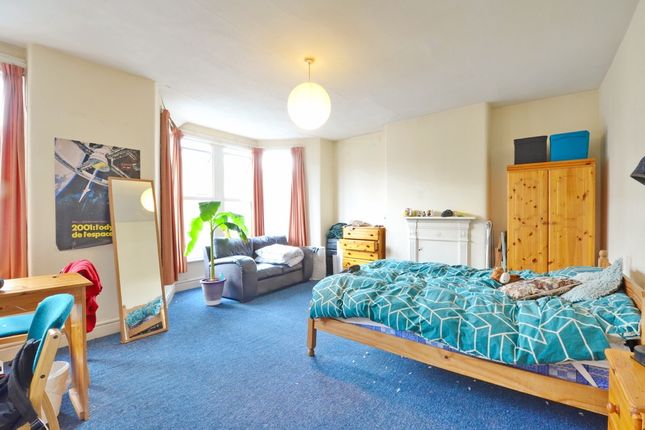Bright, Spacious Bedroom With A Double Bed, Seatin...