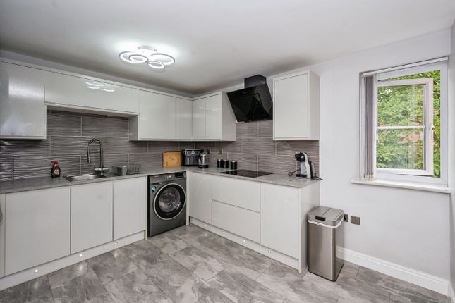7, St Michaels View, Widnes photo 4