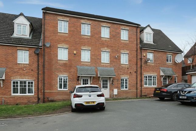 4-bed house on 25, Saddlecote Close, Manchester, £260,000