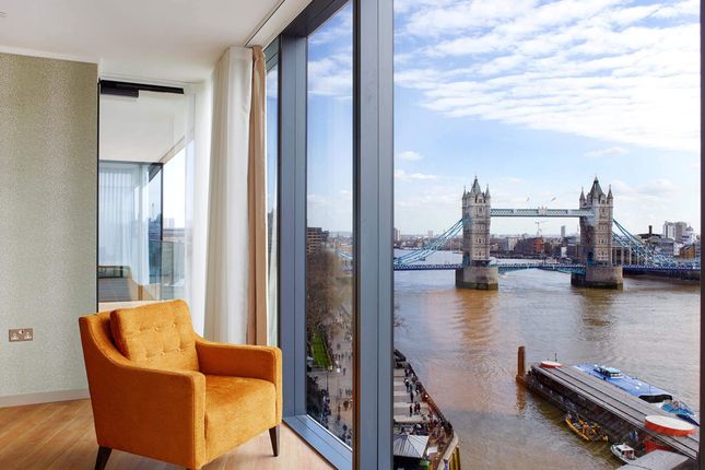 Flat to rent in Cheval Place Lower Thames Street, Tower Bridge, London