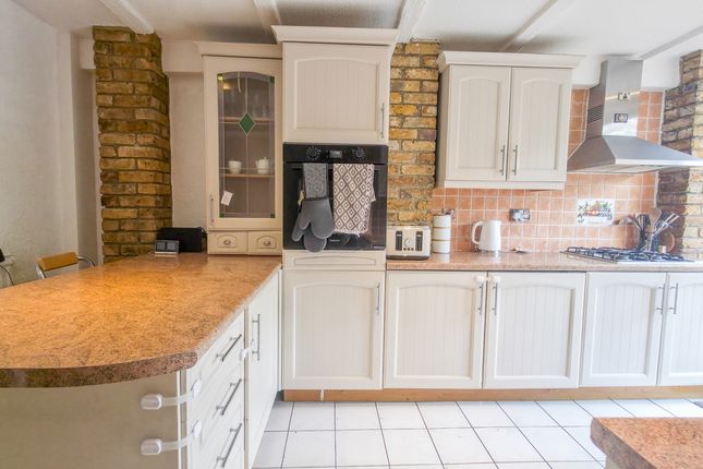 36, Woolf Close, Thamesmead photo 3