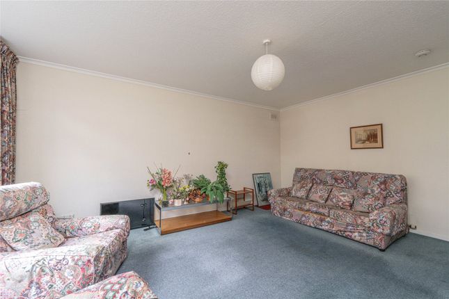 32, Cherry Tree Park, Balerno photo 4
