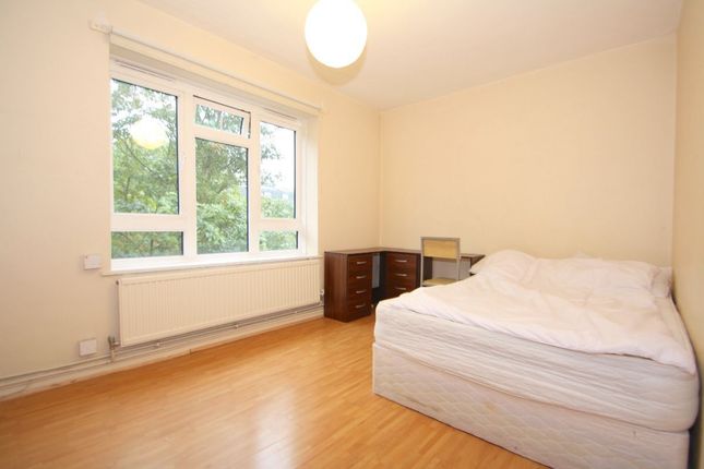 Langdon Court, City Road, EC1V, London photo 3