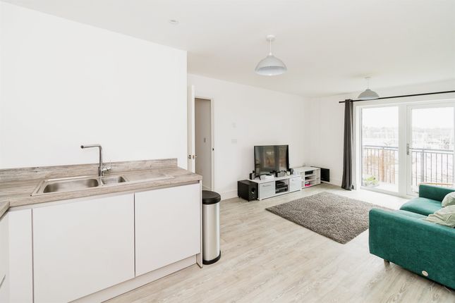 Flat for sale in Meridian Way, Southampton