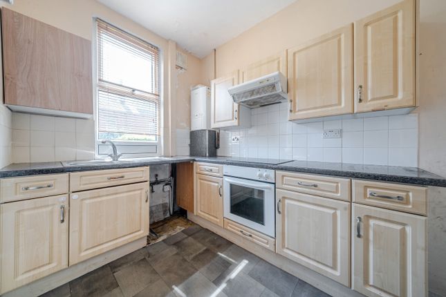 12, Salisbury Terrace, West Yorkshire photo 3