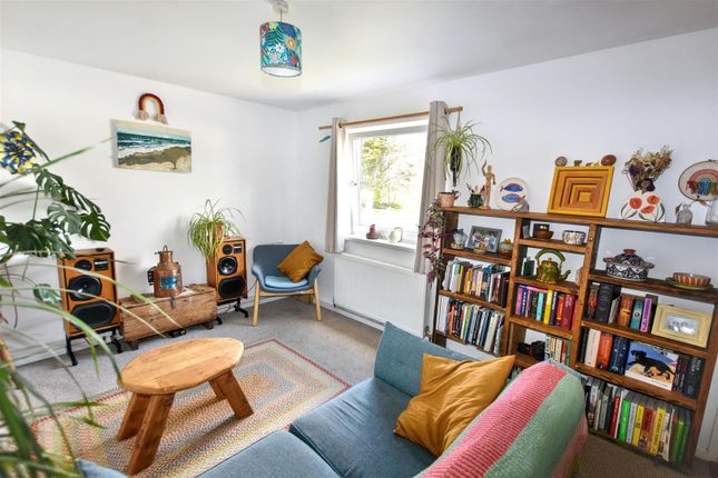 33, Penhale Estate, Redruth photo 2