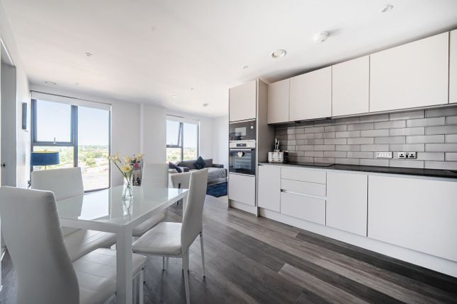 Flat Nine Zero Three, Block B, High Definition, Media City photo 3