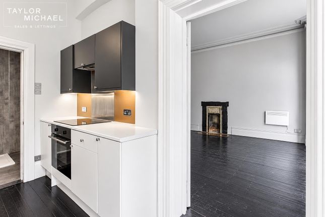 Flat 10, 59, The Drive, Hove photo 3
