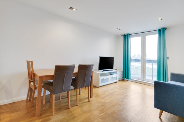 Flat for sale in Limeharbour, London