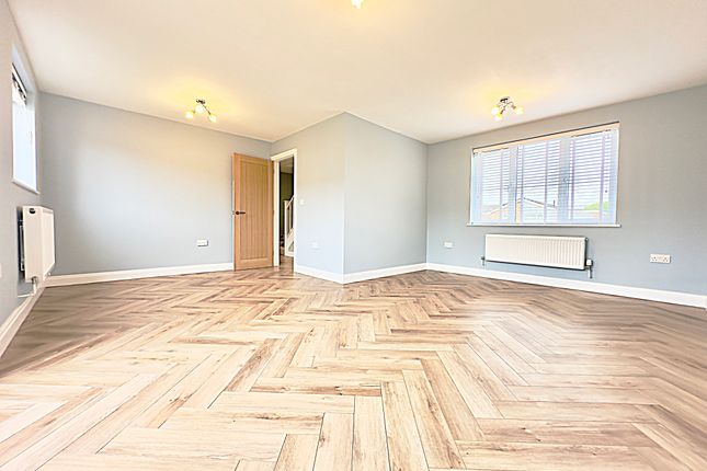 3 Chagford Close, Chagford Close, Bedford photo 2