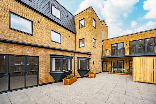 1-bed flat on Walborn Studios, De Beauvoir Town, £585,000