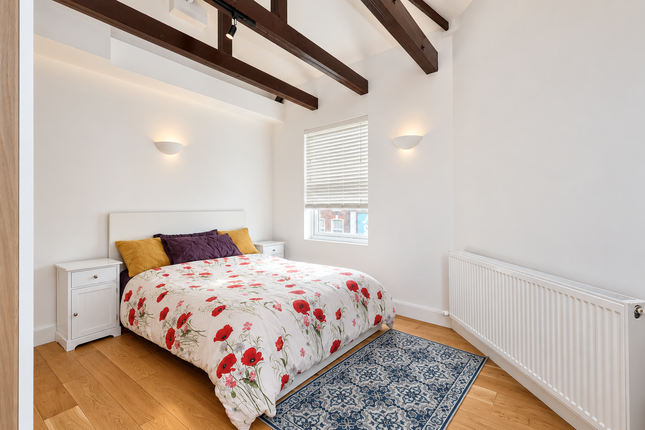 120B Broadway, London photo 4