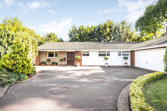 Thumbnail Bungalow for sale in Oakleigh Park South, Whetstone, London