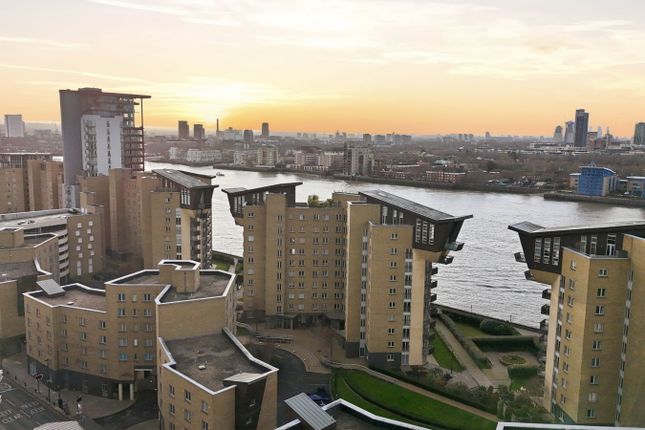 Westferry Road, London photo 2