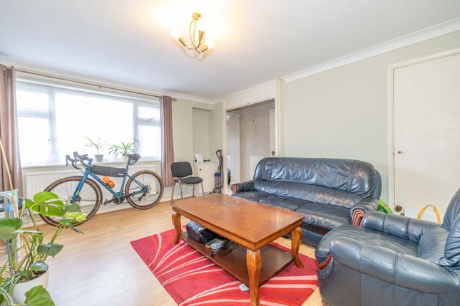 1, Verwood Close, Canterbury photo 2