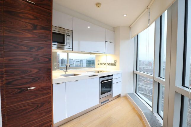 Studio to rent in Ontario Tower, 1 Fairmont Avenue, Canary Wharf, Blackwall, London