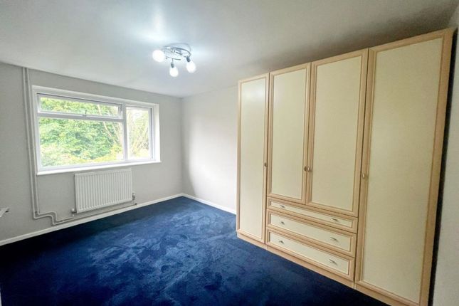 2 Bower Close, Northolt photo 5