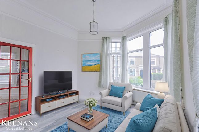 Img_7668 - Living Room - Standard - 2.Jpg